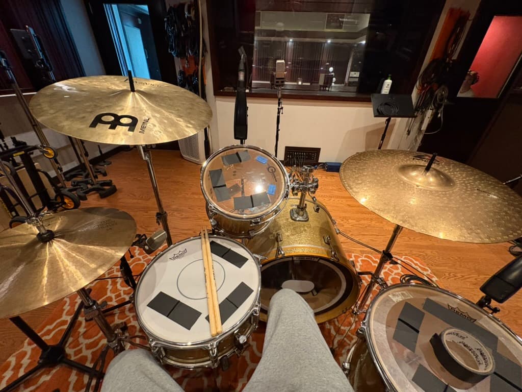 Studio β Golden Taye